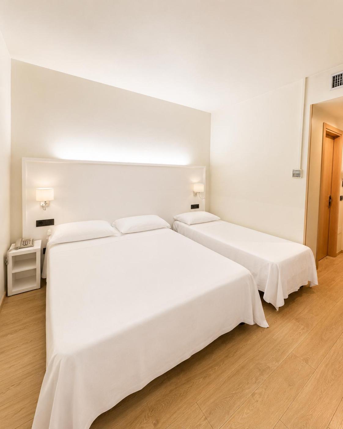 Comfort Triple Room