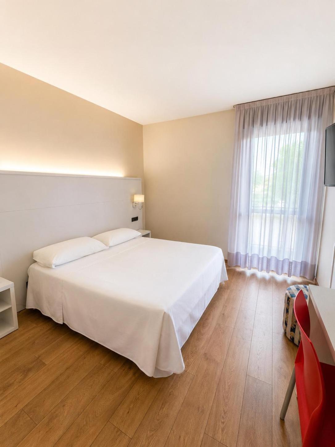 Double or Twin Room Balcony